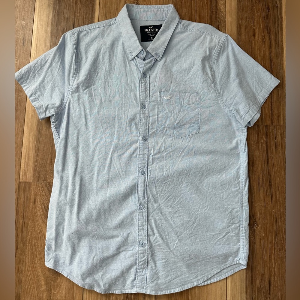 Hollister Men's short sleeve button up shirts bundle size medium